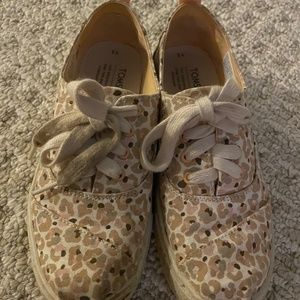 Toms sneakers